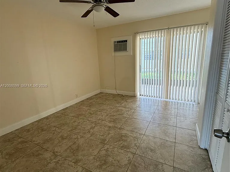 1211 NE 23rd Ave #2 — Photo 8