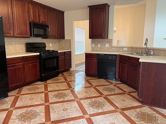 3rd image of 12502 Ravens Chase Ln
