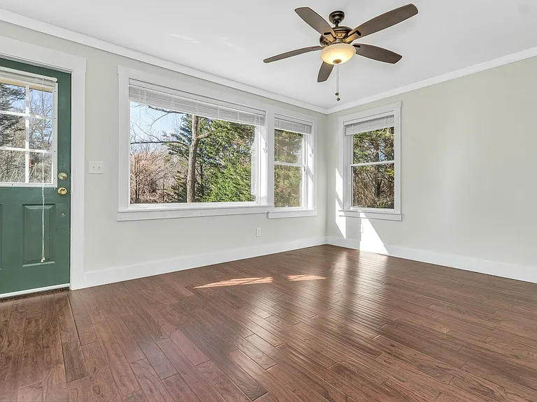 116 Unaka Ave #2 — Photo 4