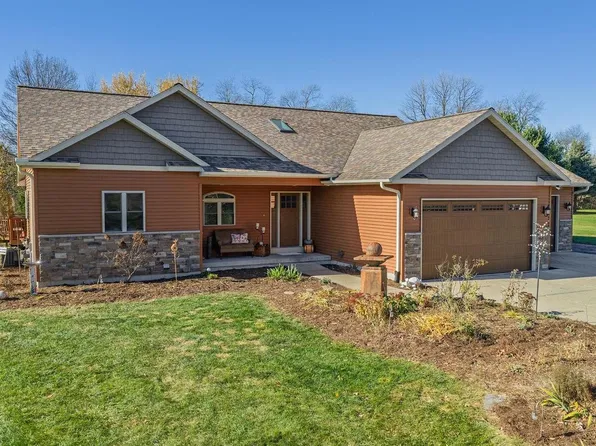 S5615 Granite Lane, Baraboo, WI 53913