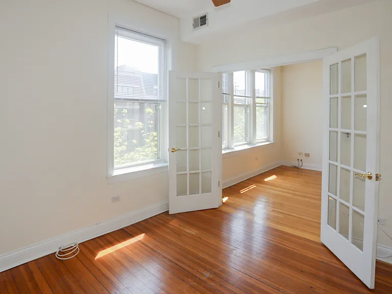 3846 1/2 N Southport Ave #3 — Photo 3