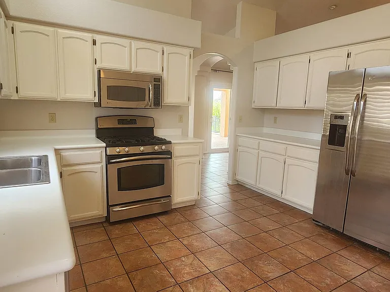 71 E Windhill Dr — Photo 4