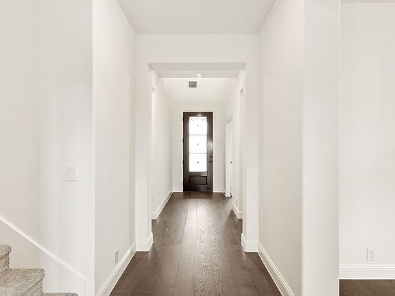 5th image of 2407 Drummond St
