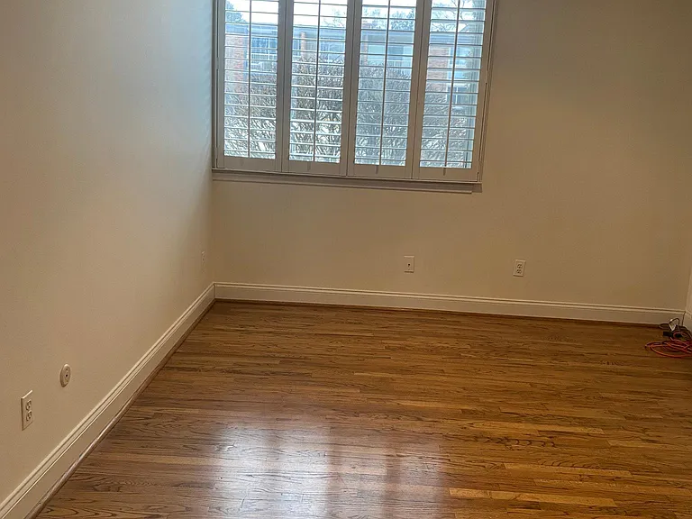4043 W Maple Rd #D103 — Photo 8