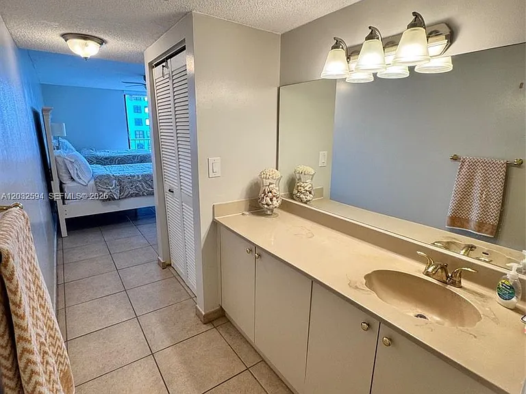 2625 Collins Ave #1801 — Photo 11