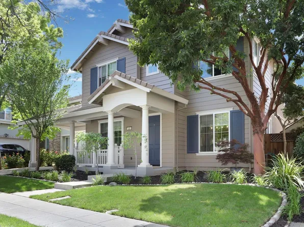 223 S Vista Hermosa St, Mountain House, CA 95391