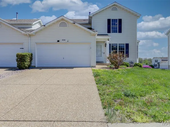 1059 Chesterfield Dr, Wentzville, MO 63385