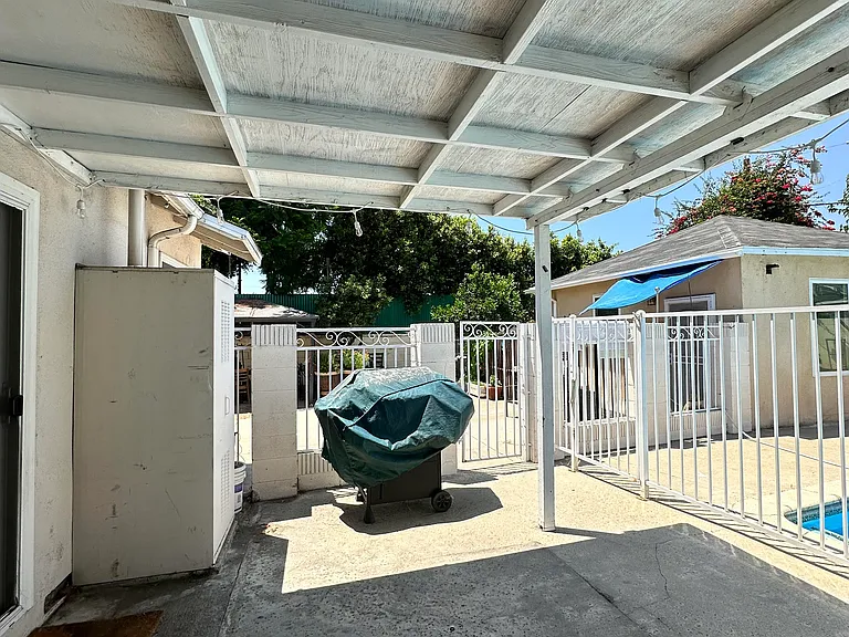 201 E Ralph St — Photo 16