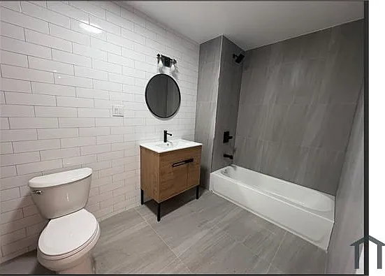 2840 Webb Ave — Photo 5