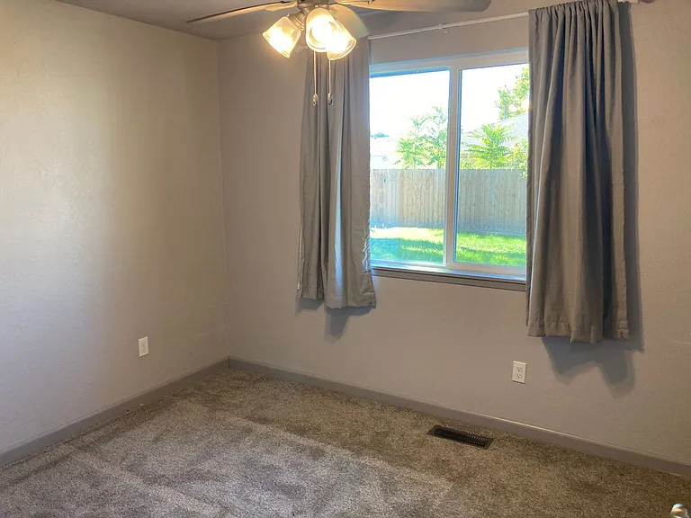 1309 Woodbury St — Photo 13