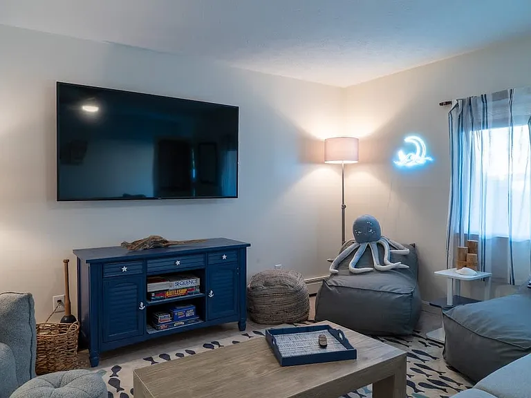 370 Ocean Ave — Photo 11