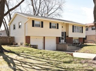 1109 E Linden Ln, Mount Prospect, IL