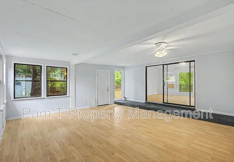 3712 Oakland Ct — Photo 9