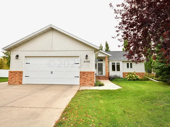 2508 38 1/2 Ave S, Fargo, ND 58104