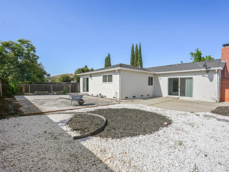 2869 Fairfax Ct — Photo 18