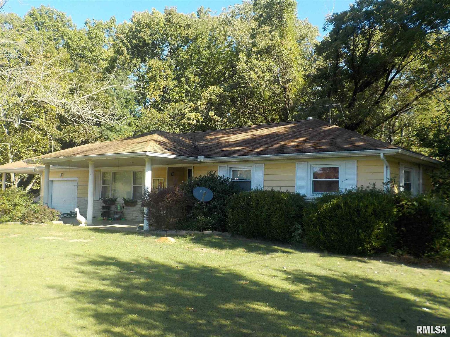 214 W Cross St, Dongola, IL 62926 Zillow