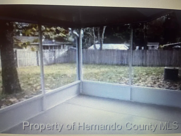 27167 Wakefield Dr — Photo 4