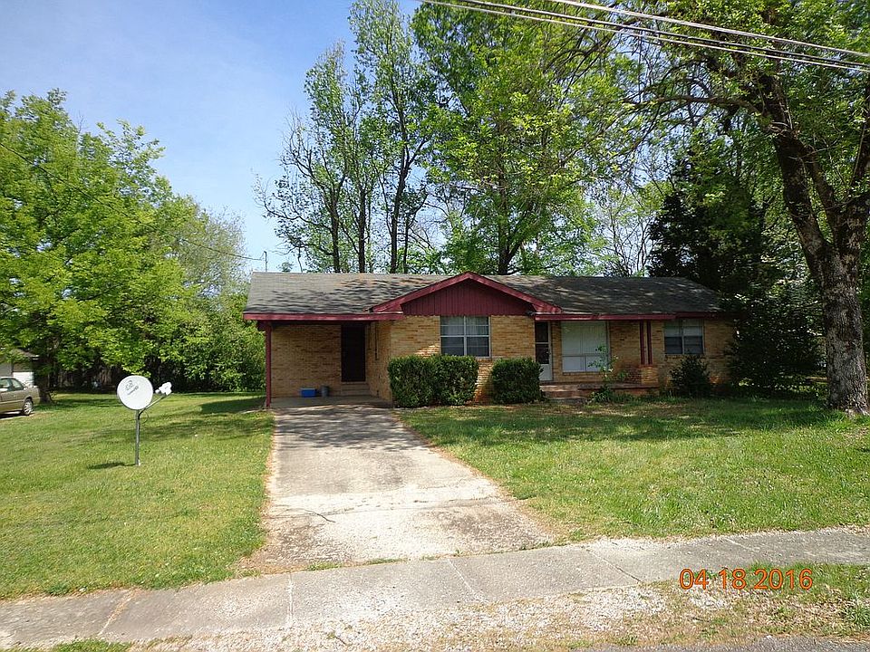 1st image of 1704 Lydia Dr NW