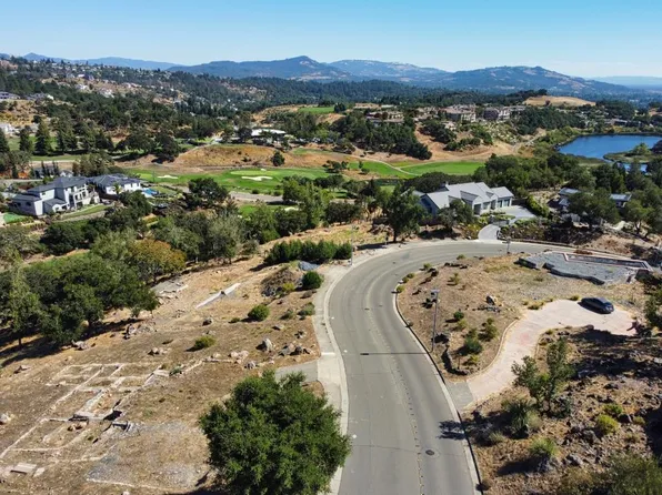 3776 Skyfarm Dr, Santa Rosa, CA 95403