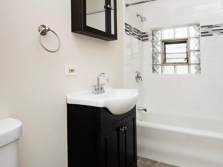 331 Kedzie St #2 — Photo 14