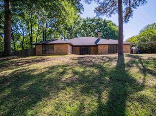 1413 Woodland Hills Dr, Whitehouse, TX 75791