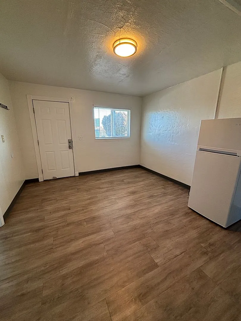 2128 W Broadway- The Gem Apartments — Photo 4