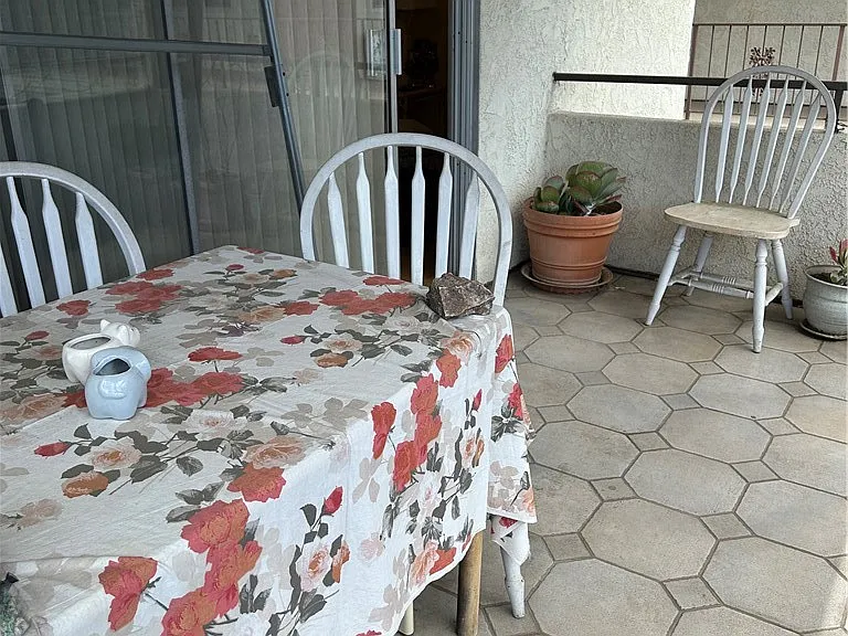 5315 Yarmouth Ave — Photo 16