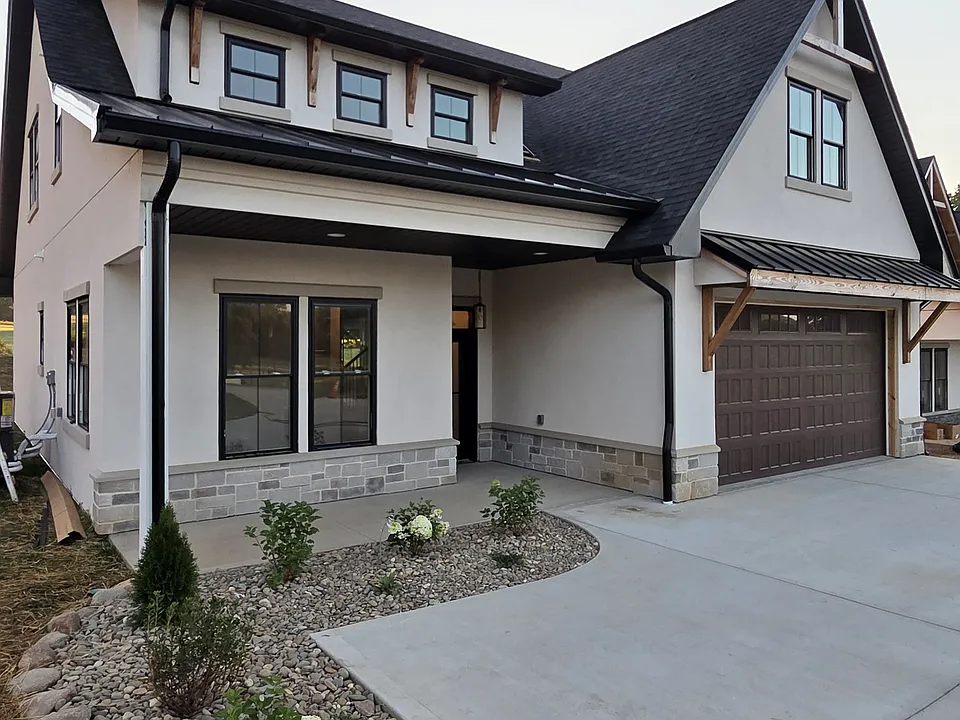 802 Country Club Ct