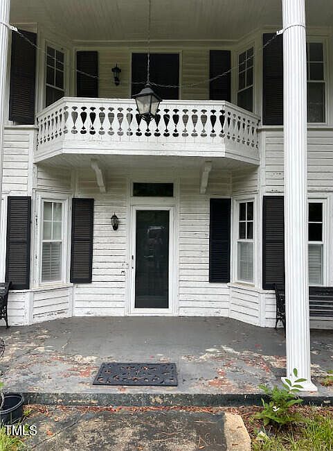 2nd image of 412 Grigsby Ave