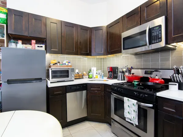 445 Rogers Avenue 1LF image 3 of 6