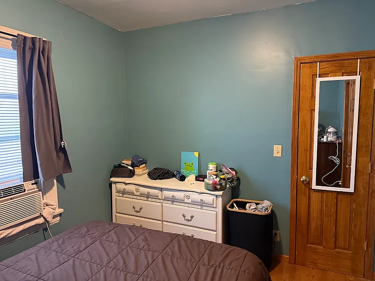 2819 W Lyndale St #2 — Photo 8