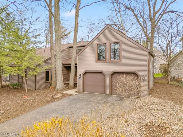 1536 Baycrest Dr NW, Canton, OH 44708