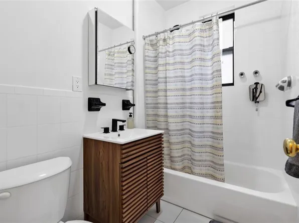 2234 Ocean Avenue image 18 of 23