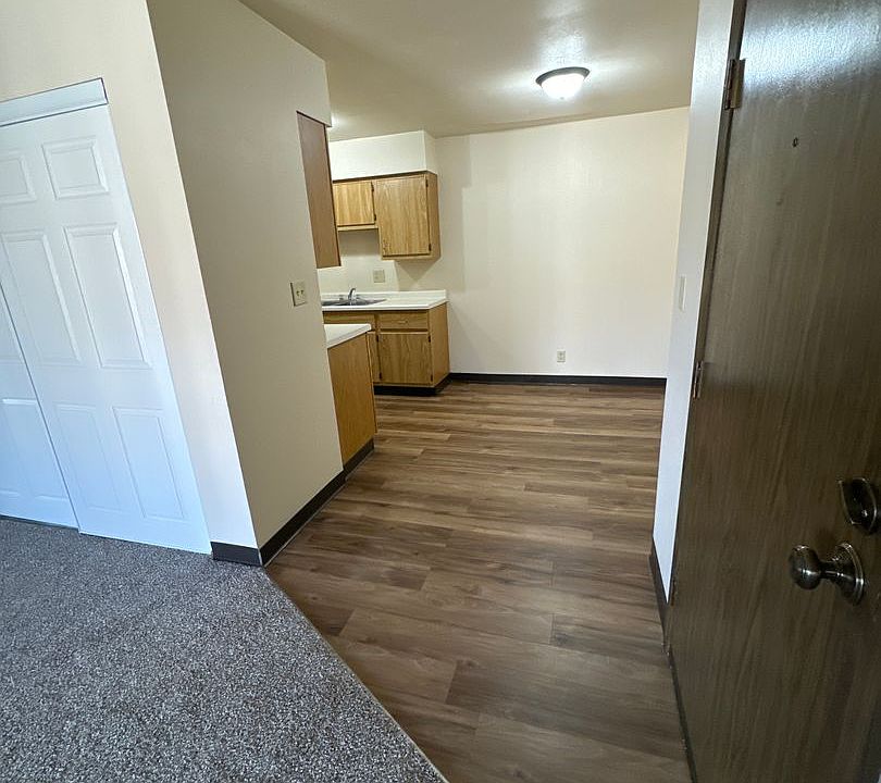 1st image of 655-925 N Westfield St #1712-B15