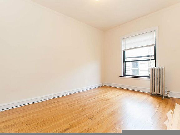 5th image of 2428 N Sawyer Ave APT 1W