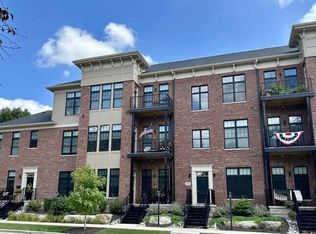208 Campbell St #201, Valparaiso, IN 46385