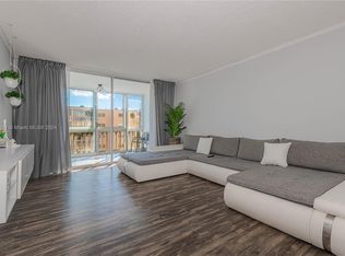 500 NE 12th Ave APT 605, Hallandale Beach, FL 33009