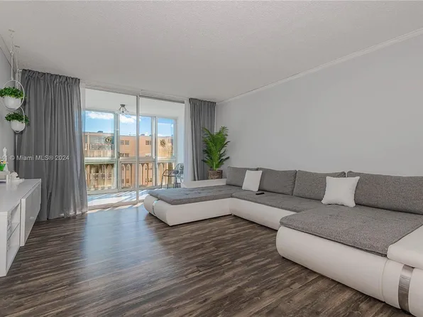 500 NE 12th Ave APT 605, Hallandale Beach, FL 33009