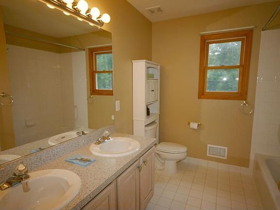 3rd image of 12 Whispering Woods Ln