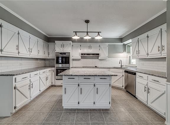 5th image of 1100 Scarlet Oaks Cir