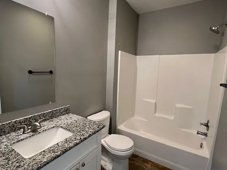 513 W. Lagrange — Photo 3