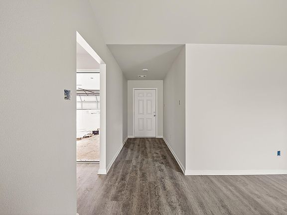 4th image of 101 Lloyd Henderson Rd