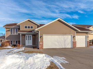 128 Cheetah Ln, Mankato, MN 56001