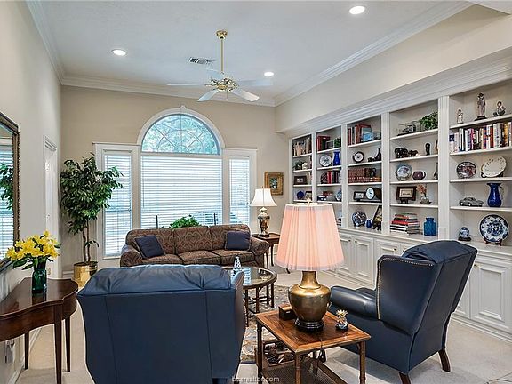 3rd image of 4900 Inglewood Ct