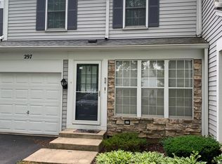 297 Shadybrook Ln, Aurora, IL 60504