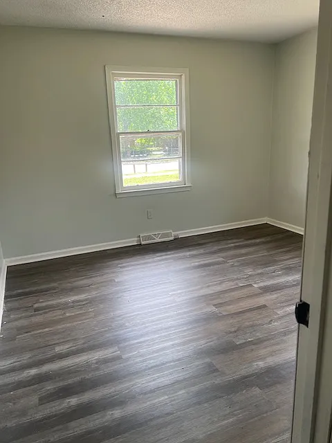 2 bed, $1,000 — Photo 3