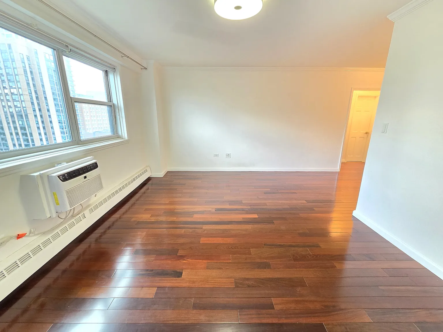 122 Ashland Place — Photo 2