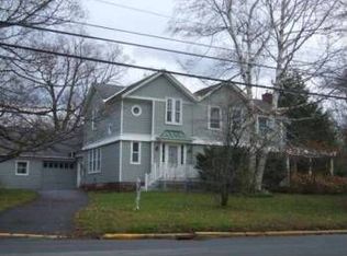35 Fountain St, Clinton, NY 13323