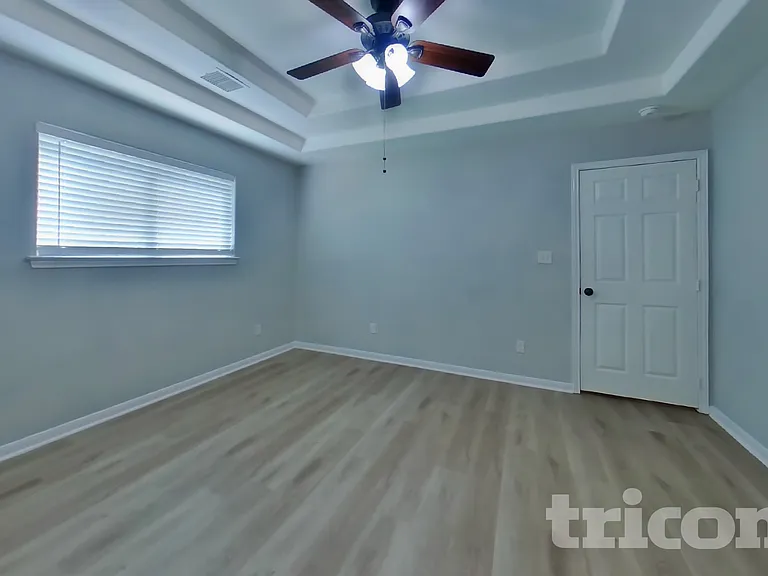 10951 Royal Forest Dr — Photo 8