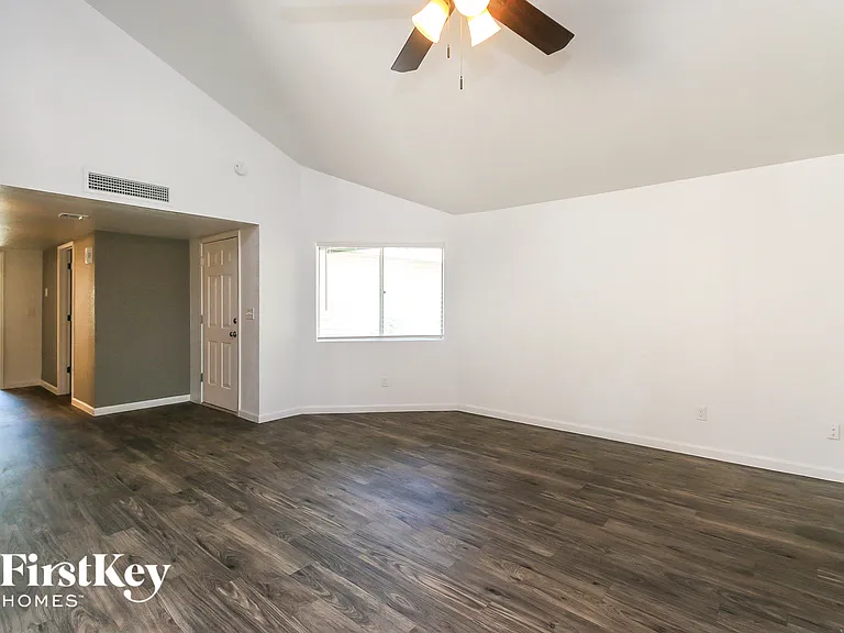 9991 E Victoria Ln — Photo 2